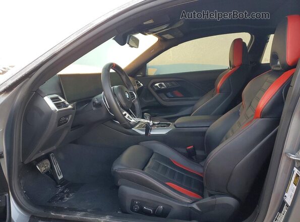 3MF23DM09S8F00780 2025 BMW M2 Silver Widok wnętrza z przodu