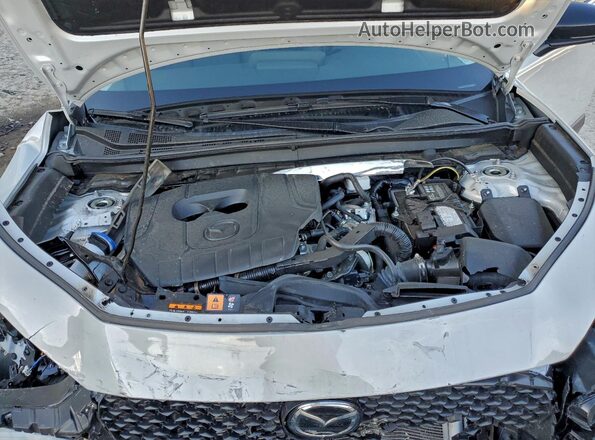 3MVDMBBM0SM820904 2025 MAZDA CX-30 Silver Rear interior view