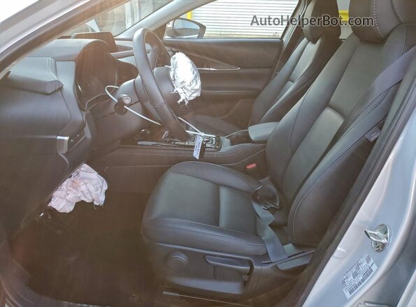 3MVDMBBM0SM820904 2025 MAZDA CX-30 Silver Front interior view