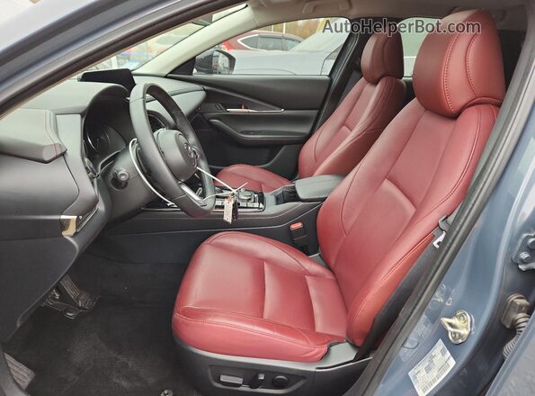 3MVDMBCM7RM694114 2024 MAZDA CX-30 Синий Вид салона спереди