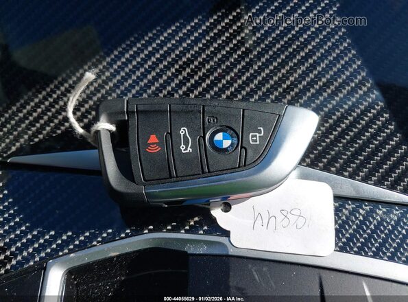 3MW53CM08T8F92716 2026 BMW M2 Фиолетовый Вид панели приборов