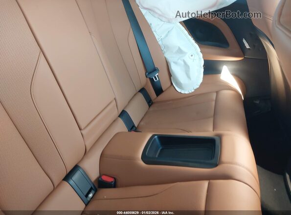 3MW53CM08T8F92716 2026 BMW M2 Фиолетовый Вид наклейки с VIN-кодом