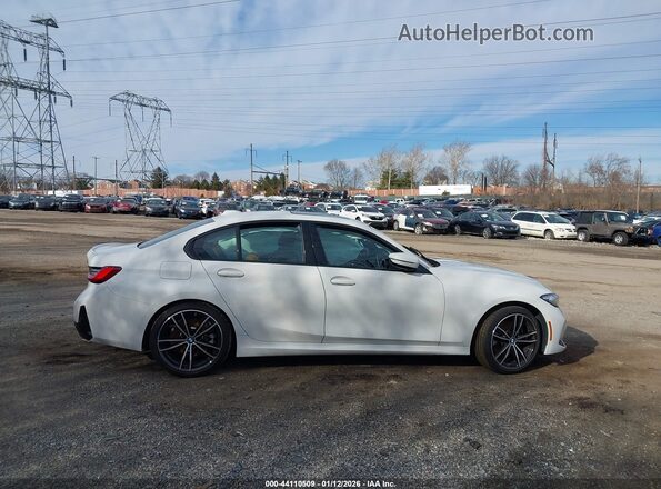 3MW89FF09P8D04928 2023 BMW OTHER Белый Вид задней части салона