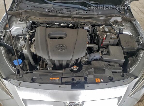 3MYDLBYV1LY707074 2020 TOYOTA YARIS Серебряный Вид задней части салона