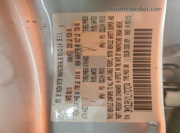3MYDLBYV1LY707074 2020 TOYOTA YARIS Серебряный Вид подкапотного пространства