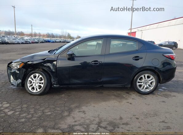3MYDLBYV2JY301933 2018 TOYOTA YARIS IA Black Панорамний вид салону 360°