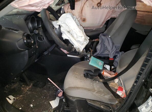 3MYDLBYV4LY705688 2020 TOYOTA YARIS Черный Вид салона спереди