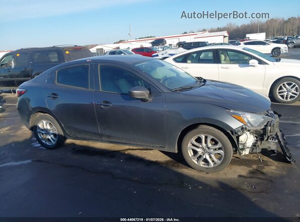 3MYDLBYV5HY148913 2017 TOYOTA YARIS IA Gray Rear interior view