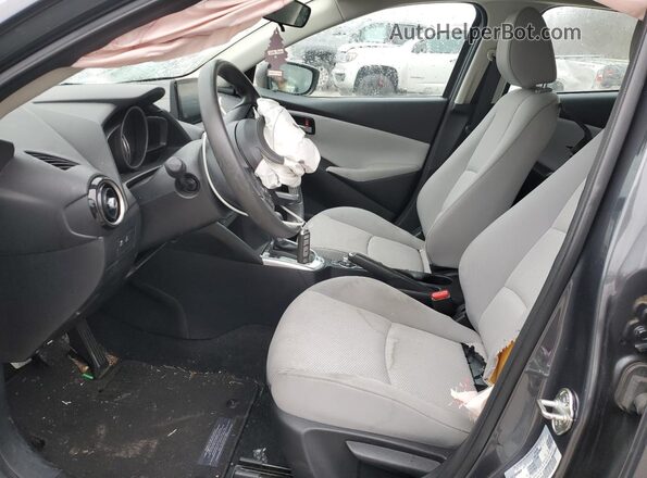 3MYDLBYV5KY516420 2019 TOYOTA YARIS Серый Вид салона спереди