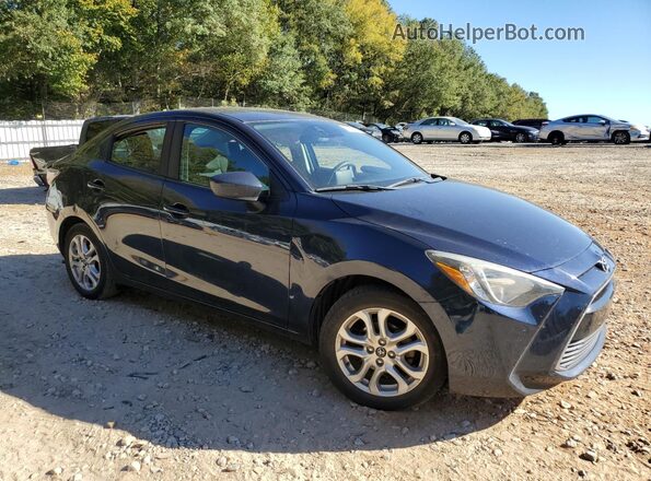 3MYDLBYV6HY160469 2017 TOYOTA YARIS Синий Передняя правая четверть