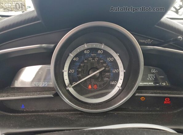 3MYDLBYV6JY330755 2018 TOYOTA YARIS Blue Widok zestawu wskaźników