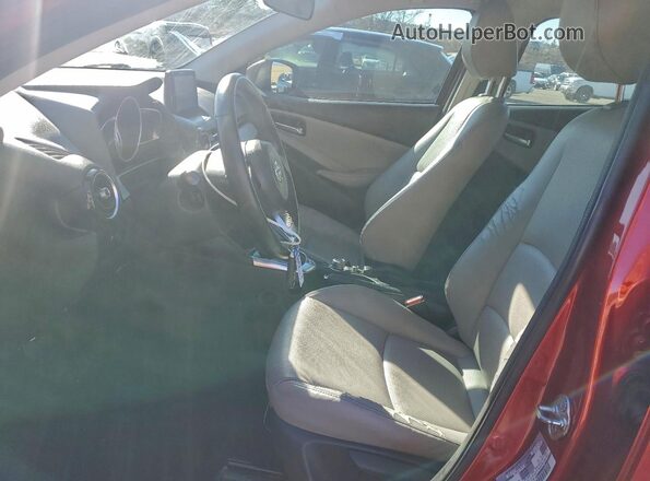 3MYDLBYV6KY515132 2019 TOYOTA YARIS Темно-бордовый Вид салона спереди