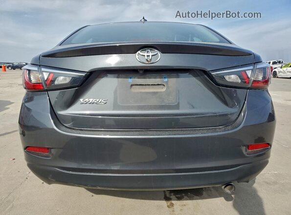 3MYDLBYV6LY716921 2020 TOYOTA YARIS Серый Вид сзади