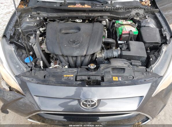 3MYDLBYV7HY181850 2017 TOYOTA YARIS IA Gray Vista trasera