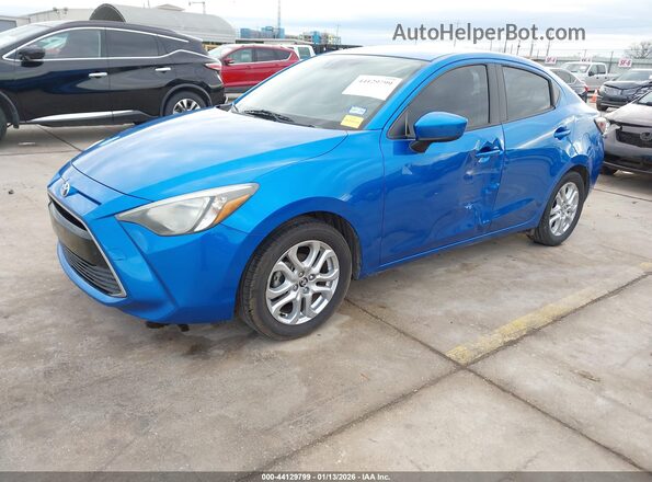 3MYDLBYV8JY320387 2018 TOYOTA YARIS IA Blue Przód lewy