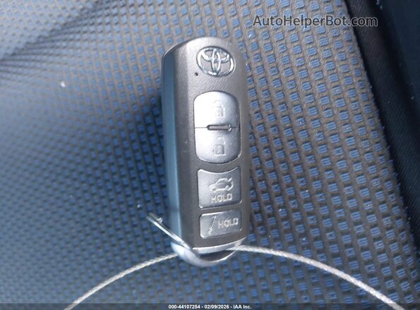 3MYDLBYV8KY522874 2019 TOYOTA YARIS Серый Вид панели приборов