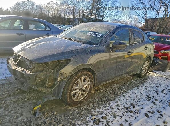 3MYDLBYV9JY326375 2018 TOYOTA YARIS Серый Передняя левая четверть