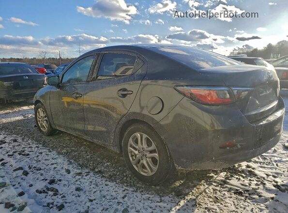 3MYDLBYV9JY326375 2018 TOYOTA YARIS Серый Задняя левая четверть