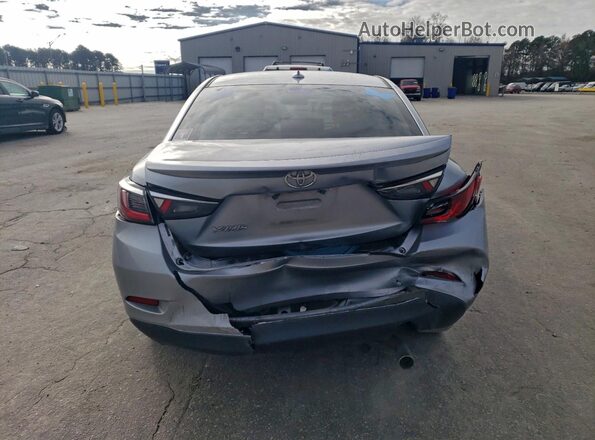 3MYDLBYVXLY709244 2020 TOYOTA YARIS Серебряный Вид сзади