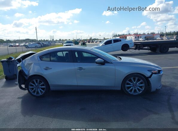 3MZBPACM3PM354768 2023 MAZDA 3 Silver Vista interior trasera