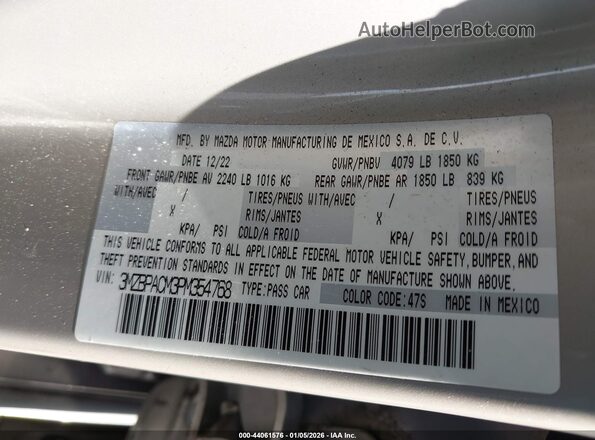 3MZBPACM3PM354768 2023 MAZDA 3 Silver Vista del compartimento del motor