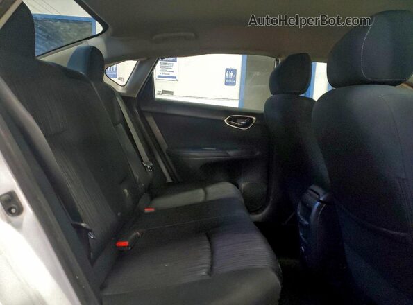 3N1AB7APXKL615828 2019 NISSAN SENTRA White Widok tylnych siedzeń