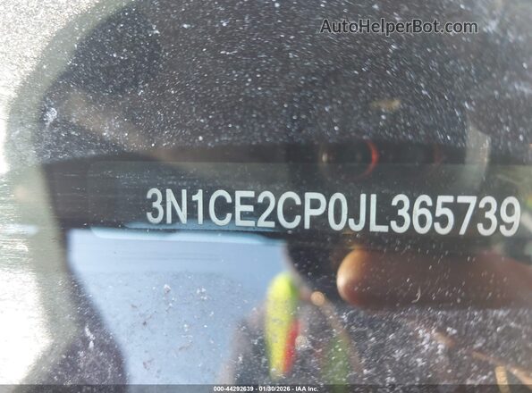 3N1CE2CP0JL365739 2018 NISSAN VERSA NOTE Red Widok zestawu wskaźników