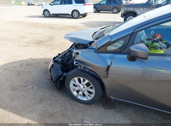 3N1CE2CP4JL356087 2018 NISSAN VERSA NOTE Gray Вид спереду
