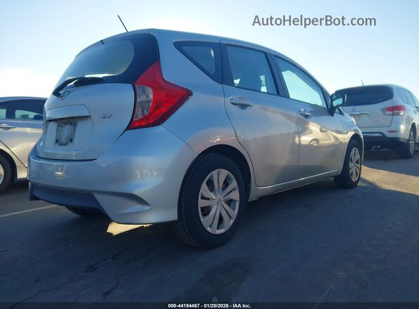 3N1CE2CP5JL352940 2018 NISSAN VERSA NOTE Серебряный Задняя правая четверть