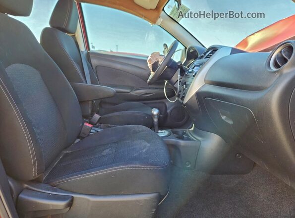 3N1CN7AP3GL863202 2016 NISSAN VERSA Красный Вид салона спереди