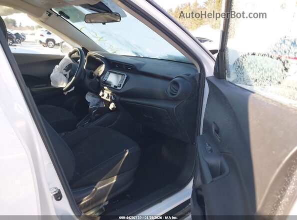 3N1CP5BV2NL503752 2022 NISSAN KICKS Белый Вид салона спереди
