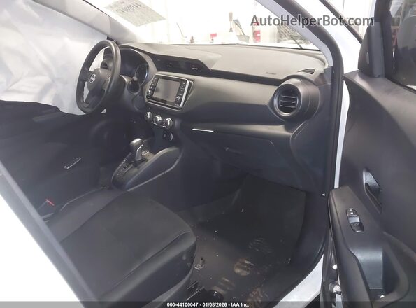 3N1CP5BV4SL493625 2025 NISSAN KICKS PLAY Белый Вид салона спереди
