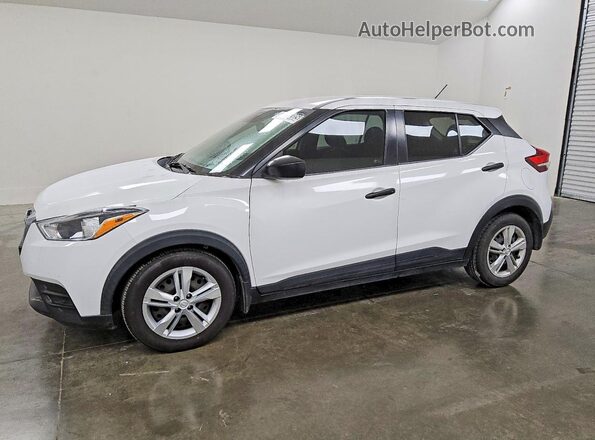 3N1CP5BV7LL572661 2020 NISSAN KICKS Белый Передняя левая четверть