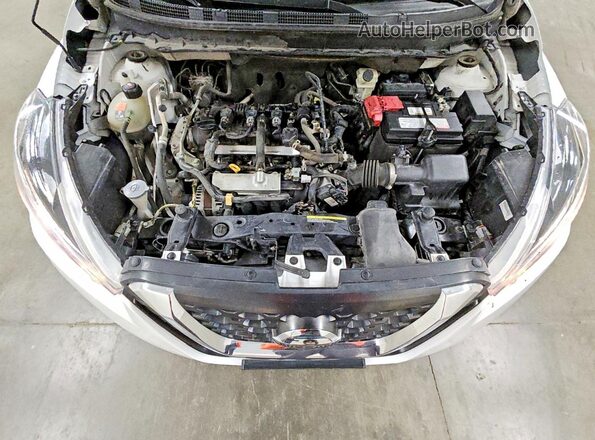3N1CP5BV7LL572661 2020 NISSAN KICKS Белый Вид задней части салона