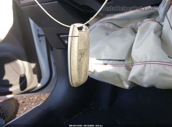 3N1CP5BVXSL500738 2025 NISSAN KICKS PLAY Белый Вид панели приборов