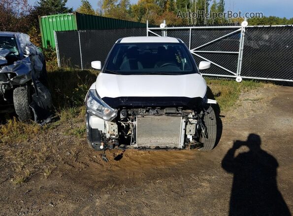 3N1CP5CU6KL526713 2019 NISSAN KICKS White Front view