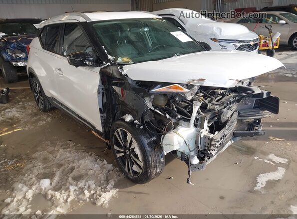 3N1CP5CU9KL493318 2019 NISSAN KICKS Белый Передняя правая четверть
