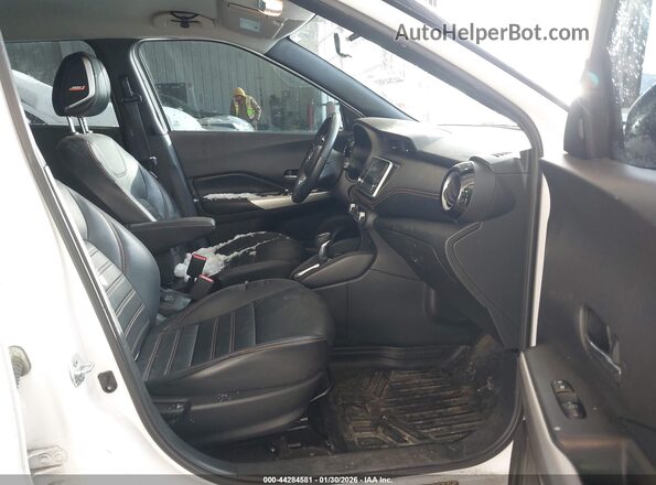 3N1CP5CU9KL493318 2019 NISSAN KICKS Белый Вид салона спереди