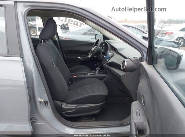 3N1CP5CV5NL523346 2022 NISSAN KICKS Серый Вид салона спереди