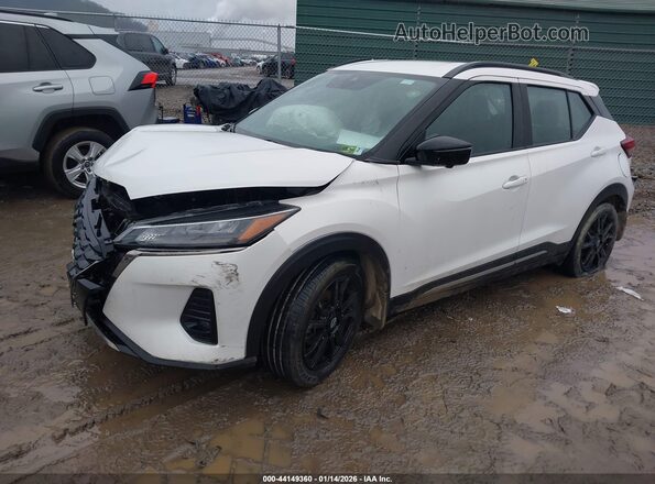 3N1CP5DV5NL532241 2022 NISSAN KICKS Белый Передняя левая четверть