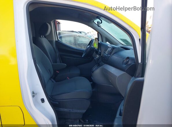3N63M0YN7JK691553 2018 CHEVROLET CITY EXPRESS Yellow Вид салону спереду