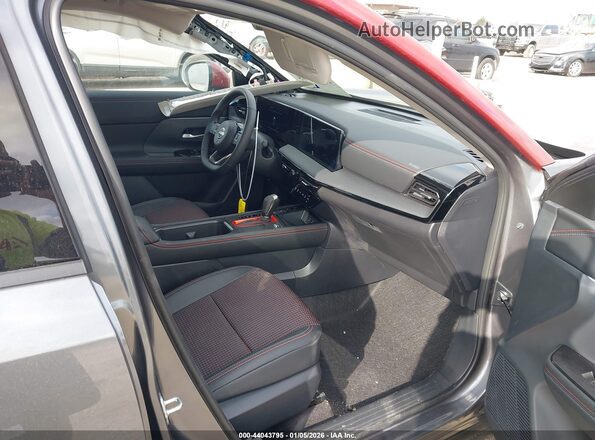 3N8AP6DA7TL328601 2026 NISSAN KICKS Silver Widok wnętrza z przodu