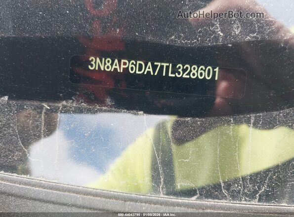 3N8AP6DA7TL328601 2026 NISSAN KICKS Silver Widok komory silnika