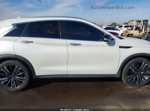 3PCAJ5BAXNF117842 2022 INFINITI QX50 White Vista interior de 360 grados
