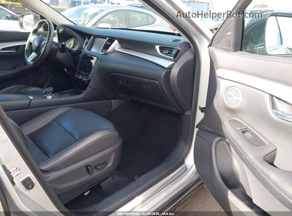 3PCAJ5M36KF113314 2019 INFINITI QX50 Серебряный Вид салона спереди