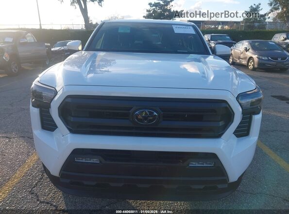 3TMKB5FN7SM036951 2025 TOYOTA TACOMA White Widok zestawu wskaźników