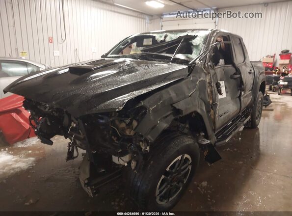 3TMLB5JN5RM034184 2024 TOYOTA TACOMA Black Widok z przodu
