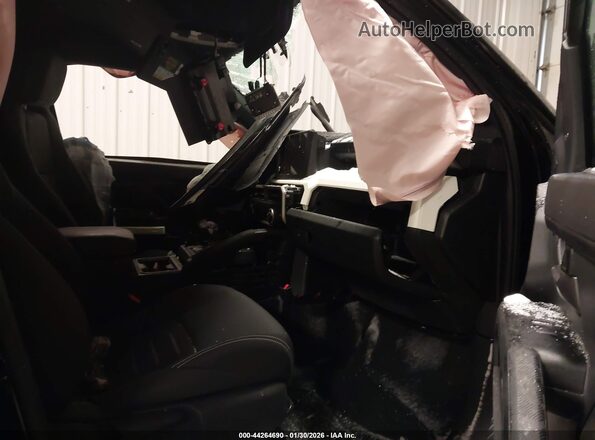 3TMLB5JN5RM034184 2024 TOYOTA TACOMA Black Widok wnętrza z przodu