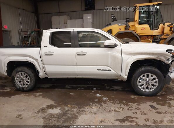 3TMLB5JN8TM217277 2026 TOYOTA TACOMA Белый Вид задней части салона