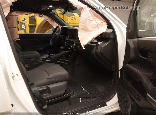 3TMLB5JN8TM217277 2026 TOYOTA TACOMA Белый Вид салона спереди
